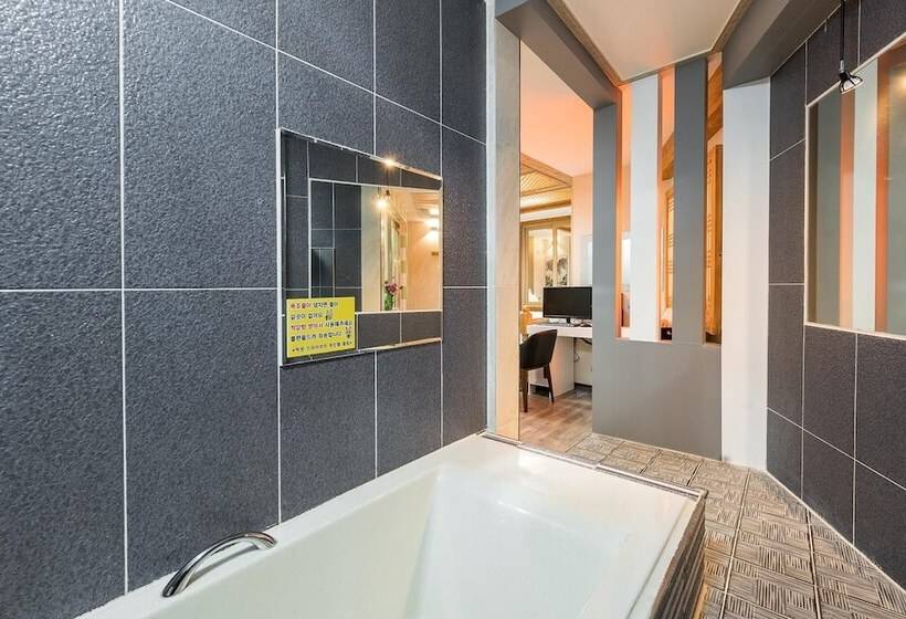 Jeongeup Jjakkkung Self Check In Motel