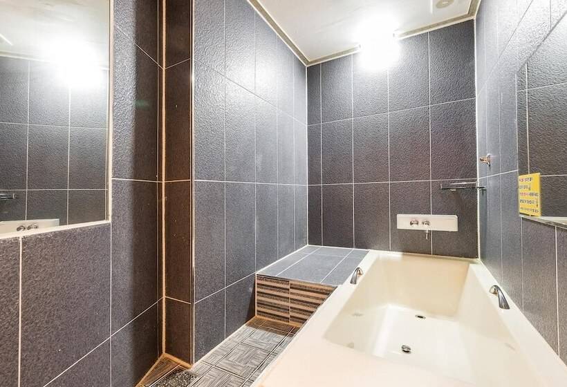 Jeongeup Jjakkkung Self Check In Motel