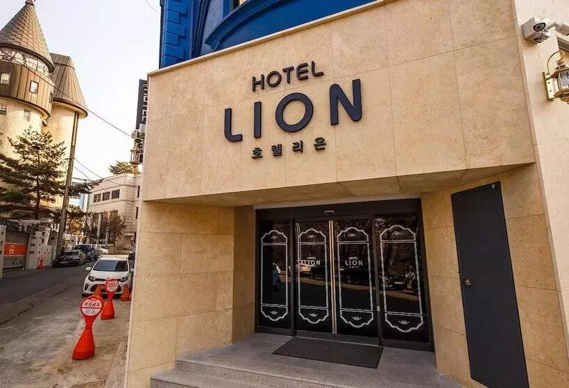 Motelli Lion