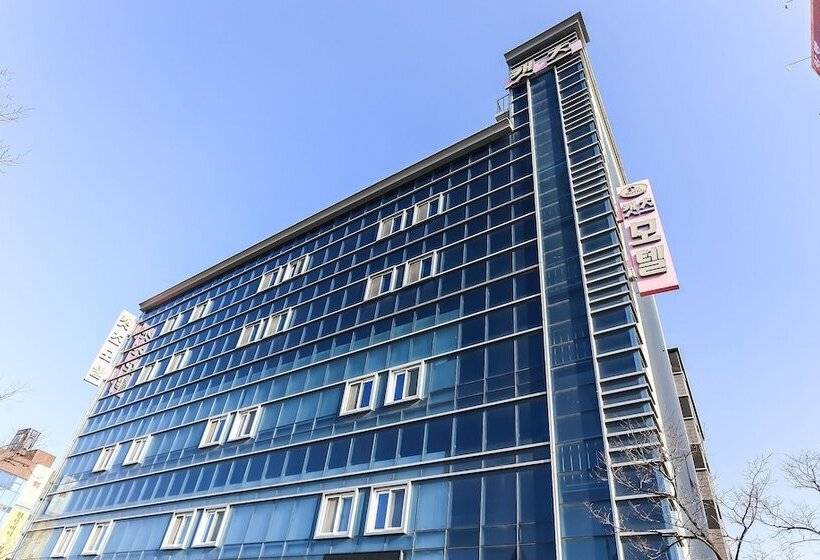 汽车旅馆  Gangneung Cats