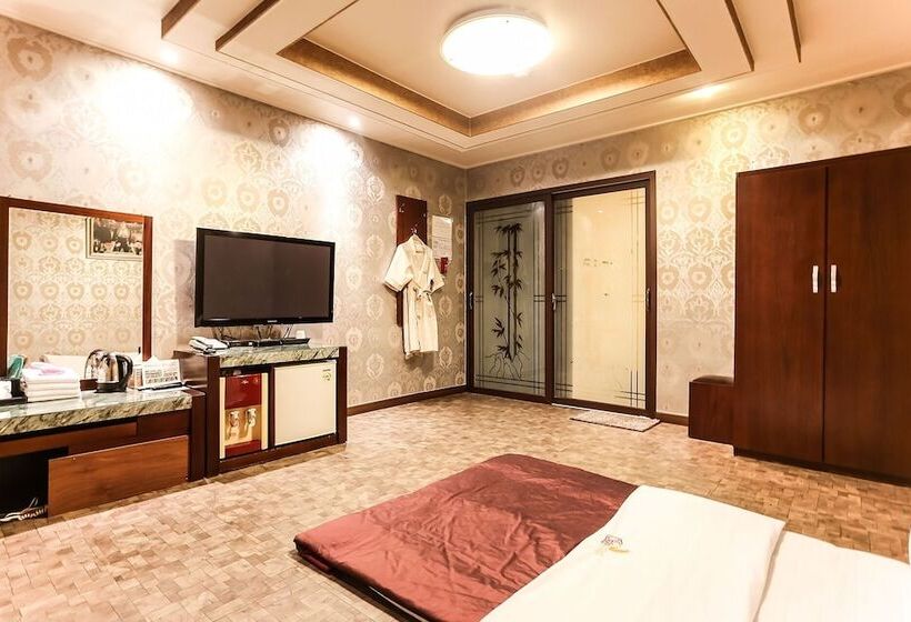 汽车旅馆  Gangneung Cats