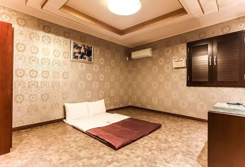 Motelli Gangneung Cats