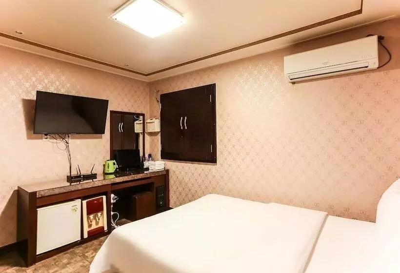 Motelli Gangneung Cats