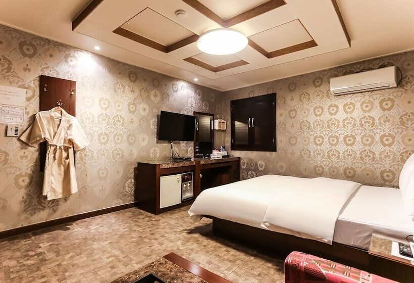 汽车旅馆  Gangneung Cats