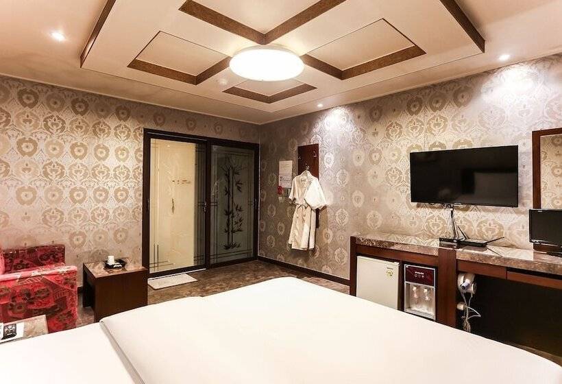 汽车旅馆  Gangneung Cats