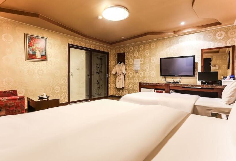 汽车旅馆  Gangneung Cats