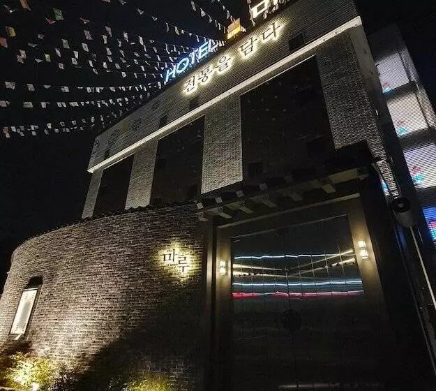 Motelli Pocheon Maru