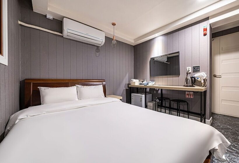 فندق على الطريق Yangpyeong River House