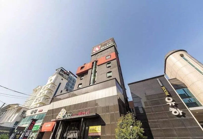 مُتل Yeosu Hotel Sixty