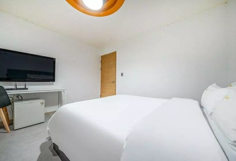 مُتل Yeosu Hotel Sixty