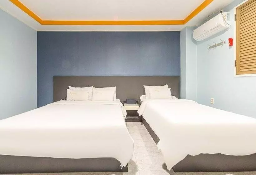 مُتل Yeosu Hotel Sixty