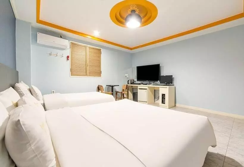 مُتل Yeosu Hotel Sixty