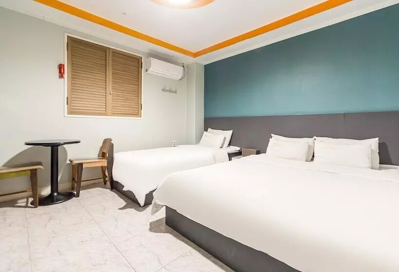 مُتل Yeosu Hotel Sixty
