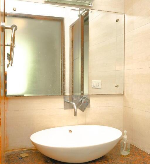 Hotelli King Plaza Near Delhi Airport