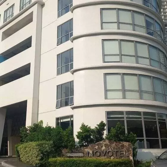 Capital O 950 Acqua Novotel Tower