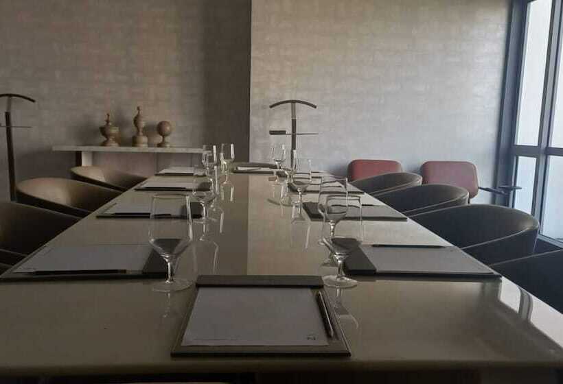 Capital O 950 Acqua Novotel Tower