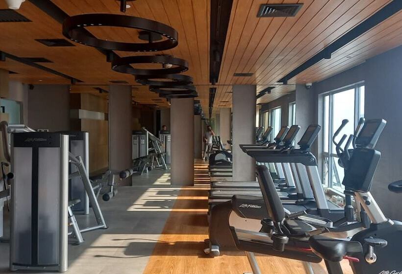 Capital O 950 Acqua Novotel Tower