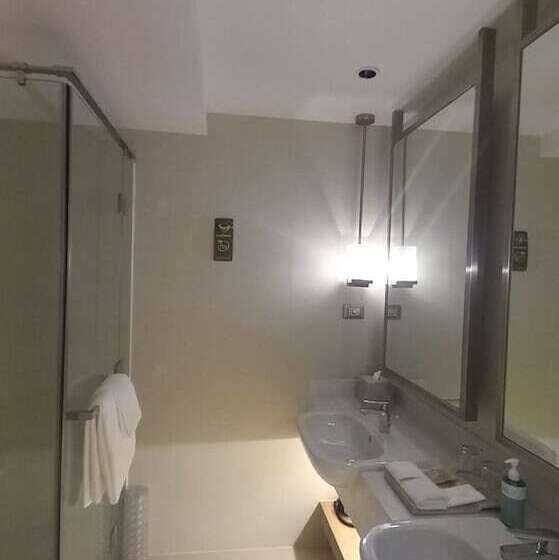 Capital O 950 Acqua Novotel Tower