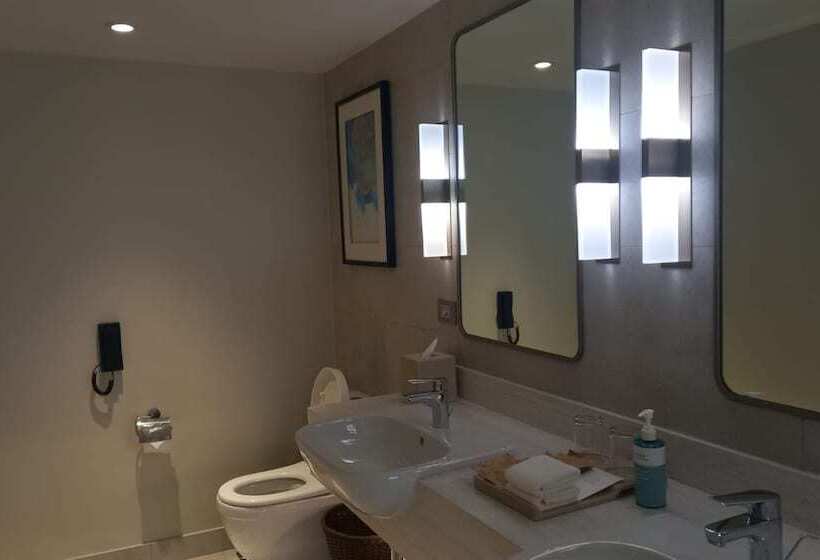 Capital O 950 Acqua Novotel Tower