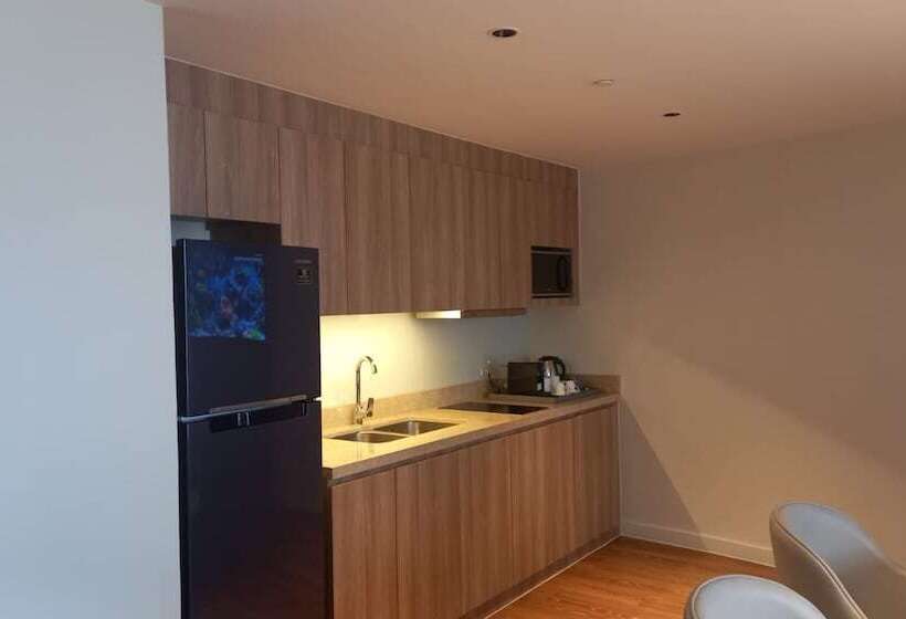 Capital O 950 Acqua Novotel Tower