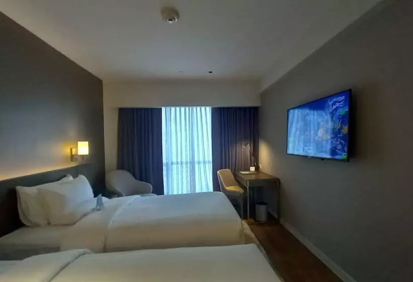 Capital O 950 Acqua Novotel Tower