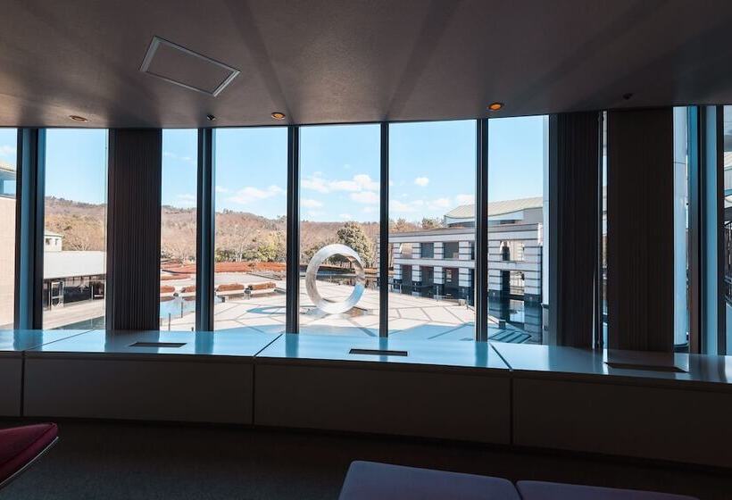 Chateraise Hotel Nirasaki Forest