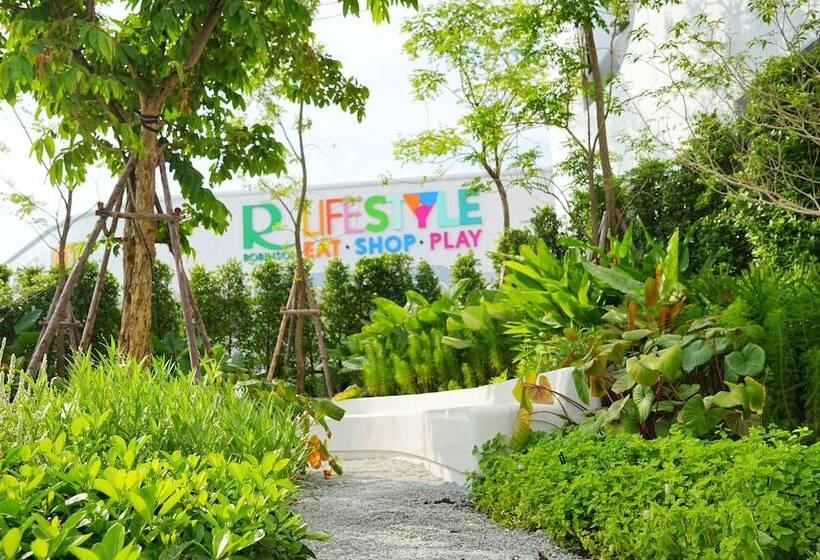 Go Hotel Ban Chang Robinson Lifestyle