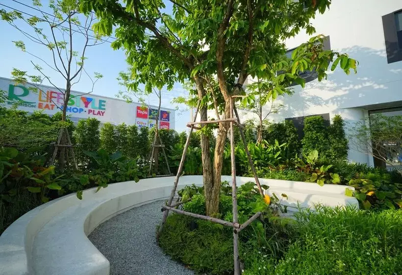 Go Hotel Ban Chang Robinson Lifestyle