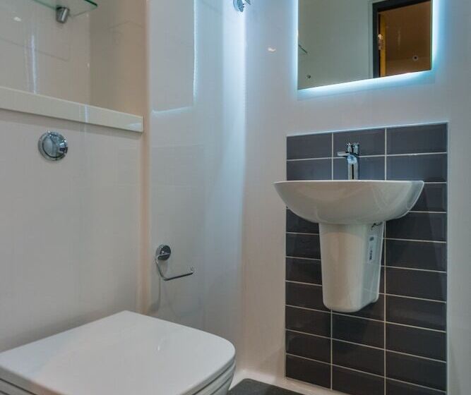 酒店 Destiny Student   Ardee Point