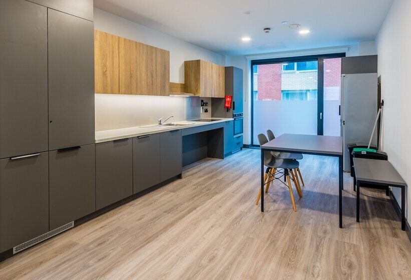 酒店 Destiny Student   Ardee Point