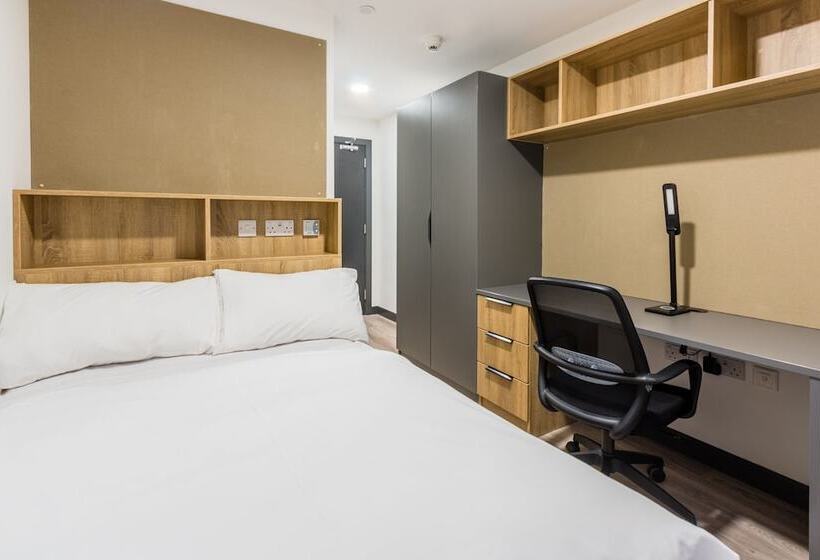 酒店 Destiny Student   Ardee Point