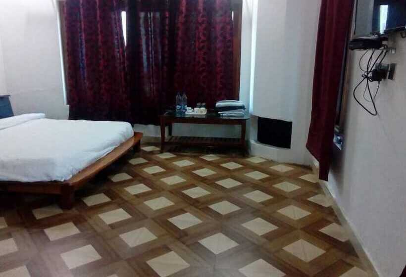 Hotel Dtr Jungle Hideaways