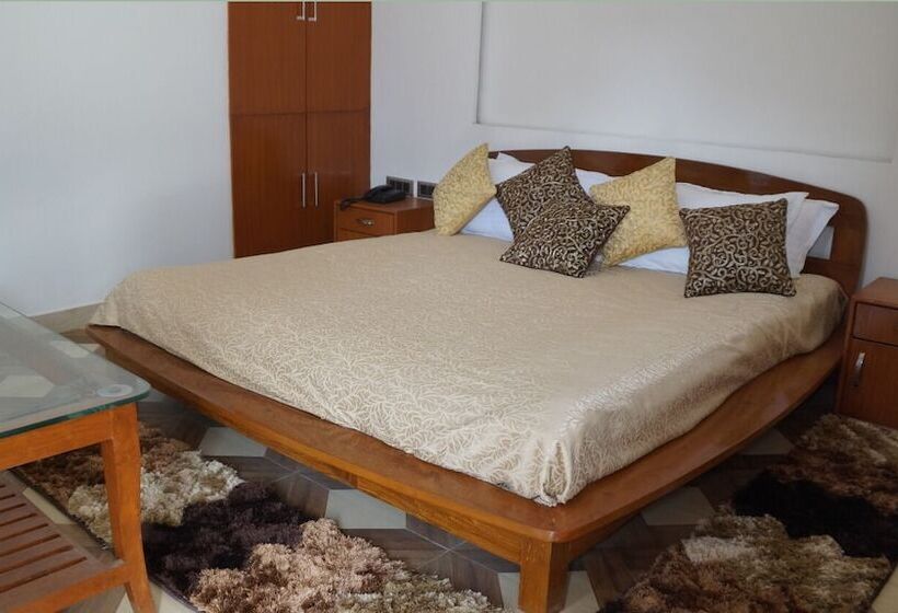 Hotel Dtr Jungle Hideaways