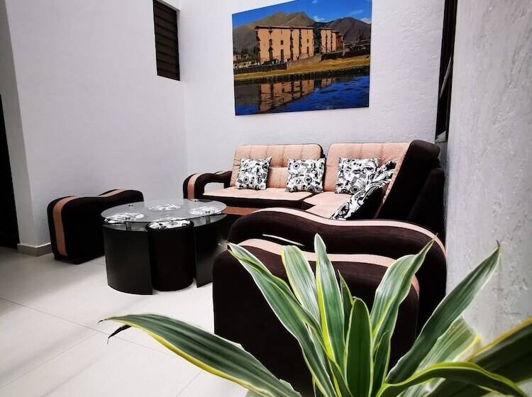Otel Llaqta Wasi Inn