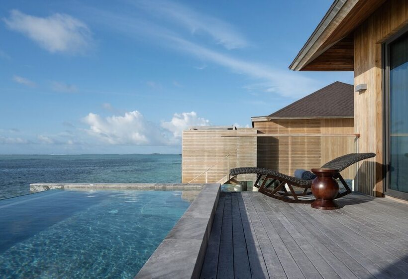 هتل Madifushi Private Island