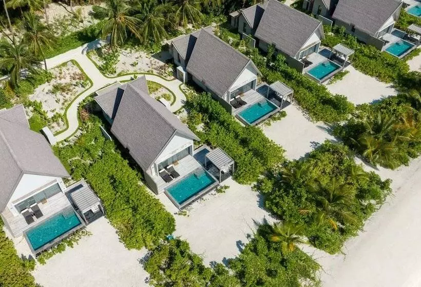 هتل Madifushi Private Island