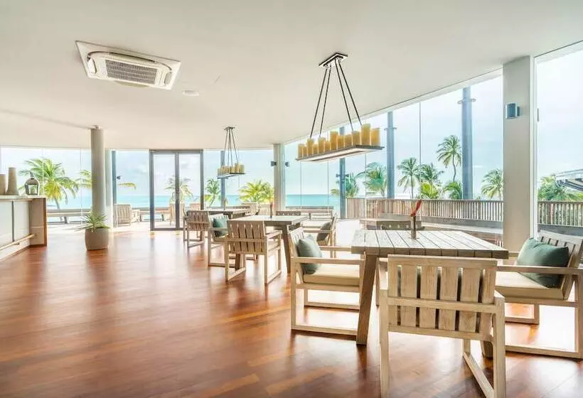 هتل Madifushi Private Island