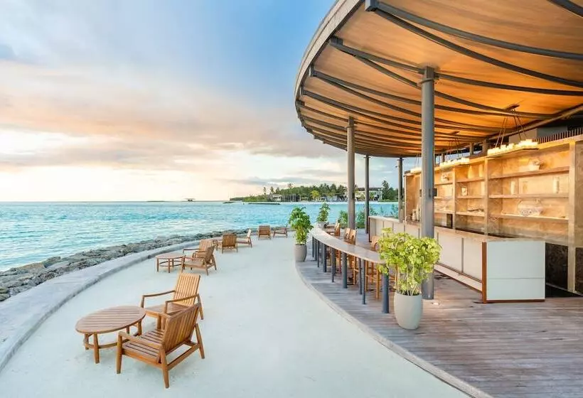 هتل Madifushi Private Island