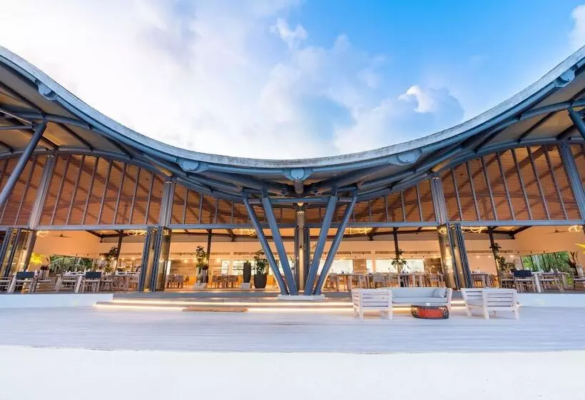 هتل Madifushi Private Island