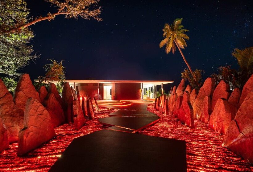 هتل Madifushi Private Island