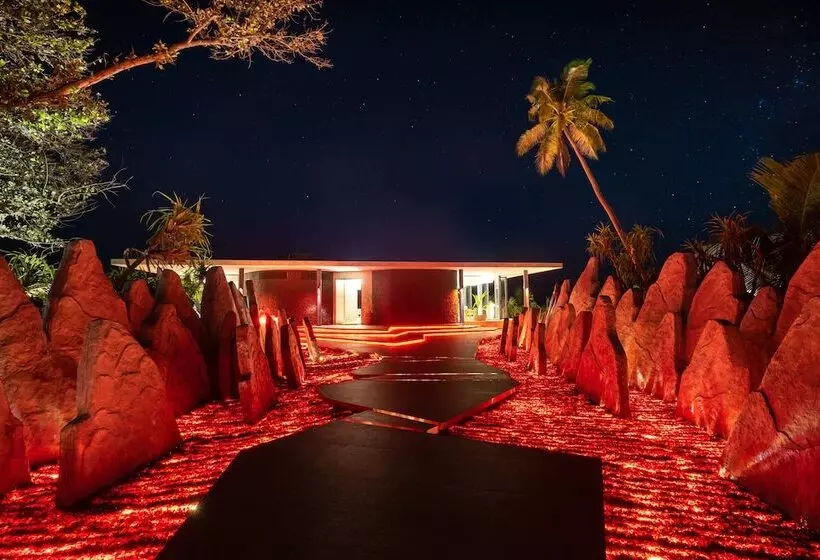 هتل Madifushi Private Island