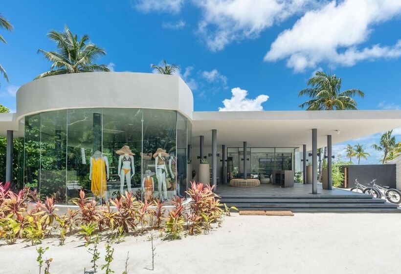 هتل Madifushi Private Island