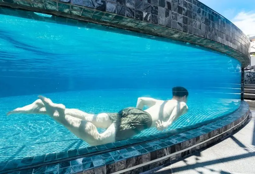 هتل Madifushi Private Island