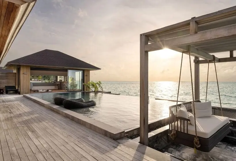 هتل Madifushi Private Island