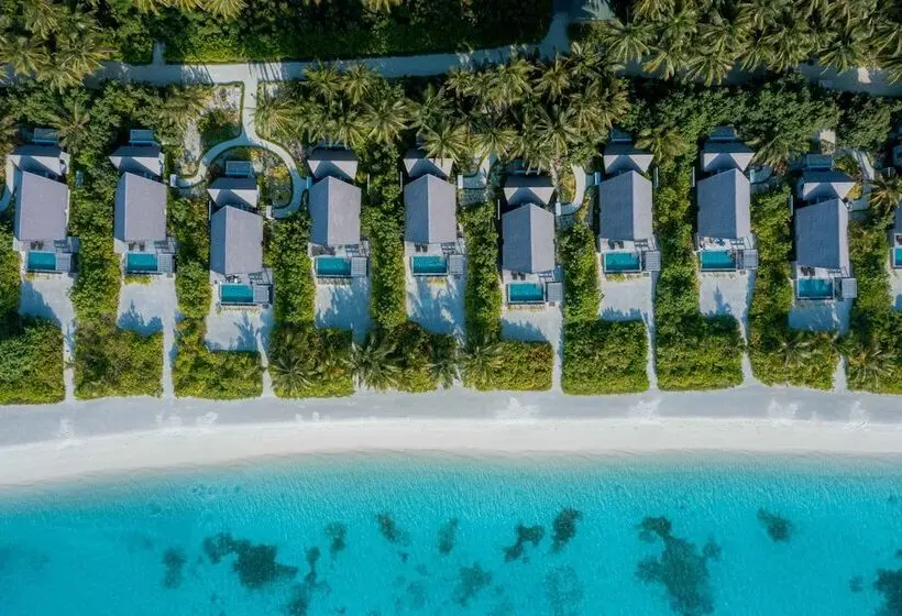 هتل Madifushi Private Island