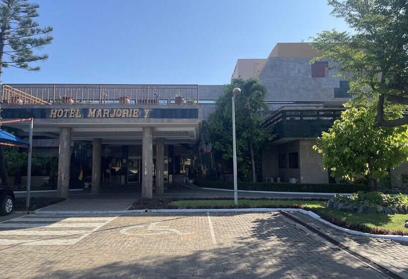 בית מלון כפרי Marjorie  Y
