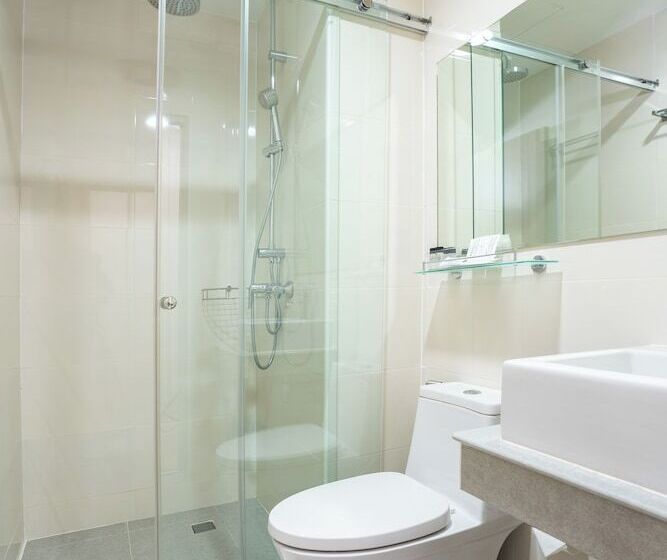 Отель Oriole Residence