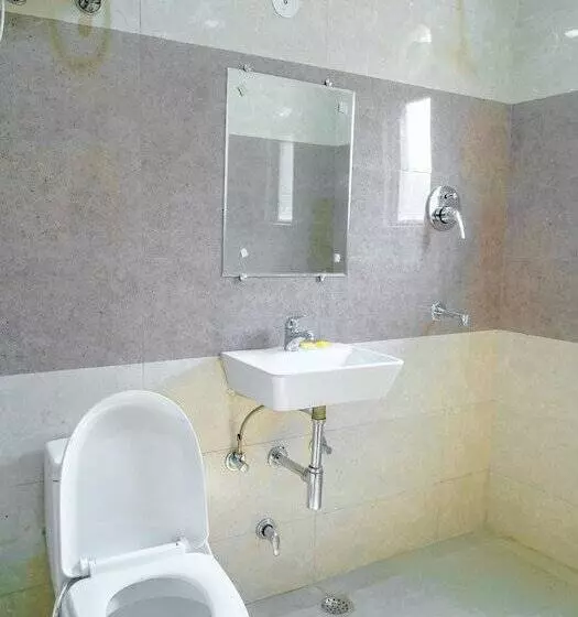 Hotelli Roomshala 031 Silver Crown Sector 23