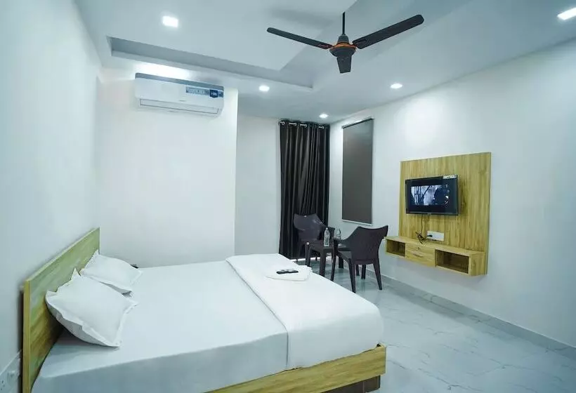 Hotelli Roomshala 031 Silver Crown Sector 23