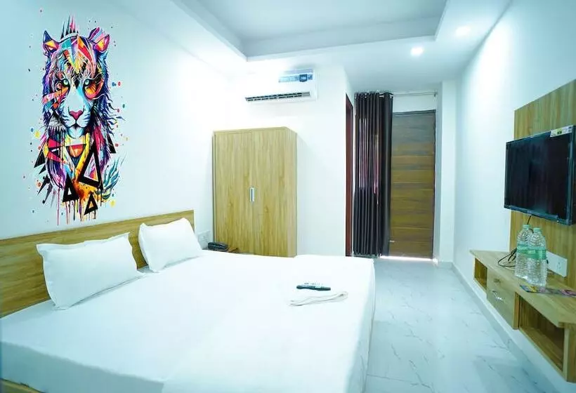 Hotelli Roomshala 031 Silver Crown Sector 23